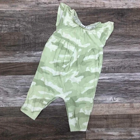 Old Navy Flutter-Sleeve Jumpsuit for Baby green camo - Picture 2 of 2